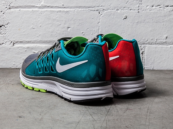 Nike Zoom Vomero 9 Light Crimson Turbo Green 02