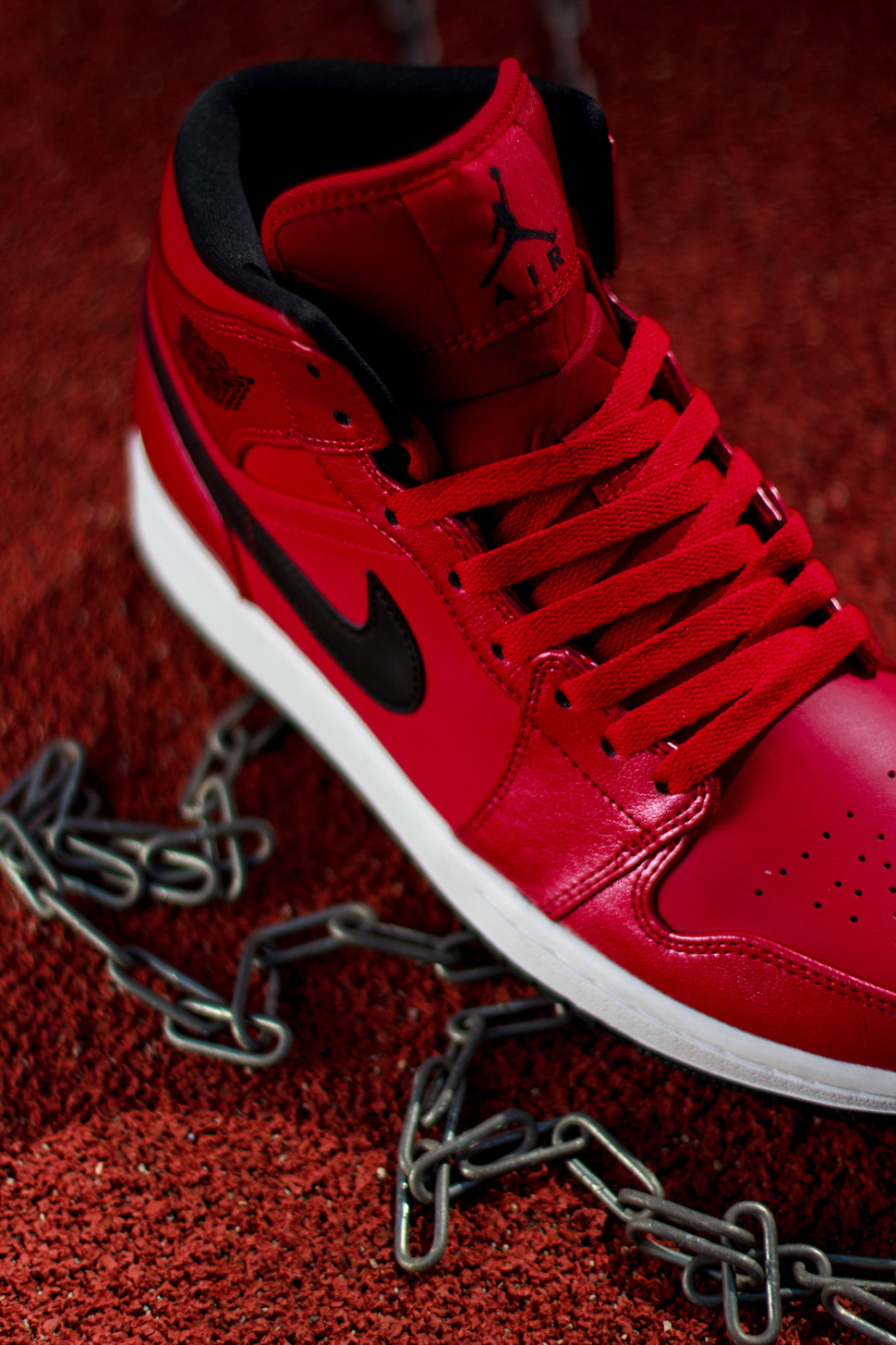 Air Jordan 1 Mid Gym Red Black White 04