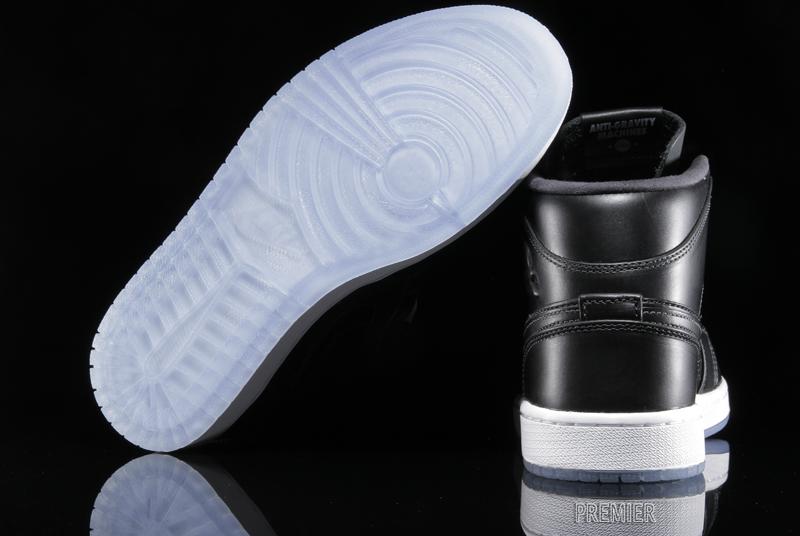Air Jordan 1 Mid Nouveau Black Ice 02