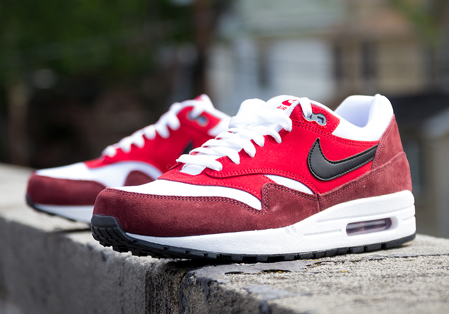 Nike Air Max 1 Essential – White – University Red – Black