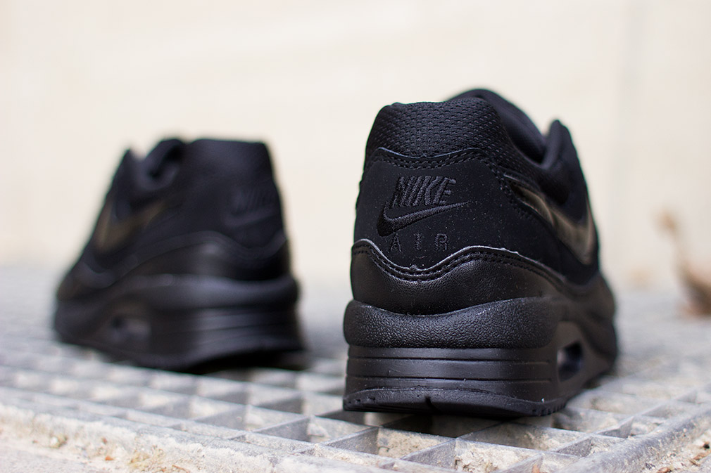 Nike Wmns Air Max Light Blackout 04