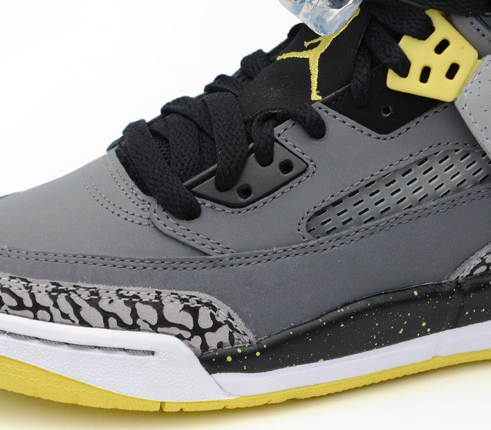 Jordan Spizike Cool Grey Vibrant Yellow 05