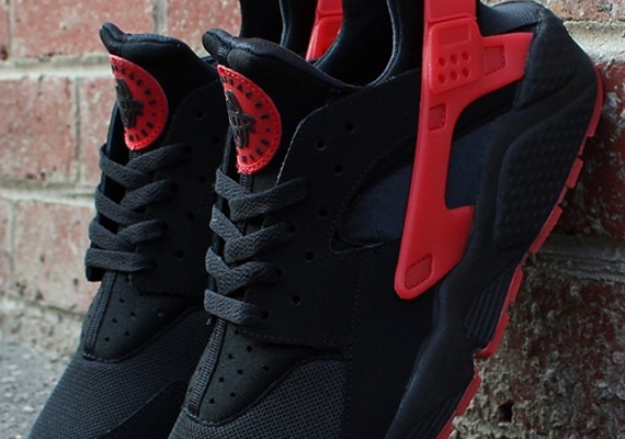 Nike Air Huarache - Black - Red