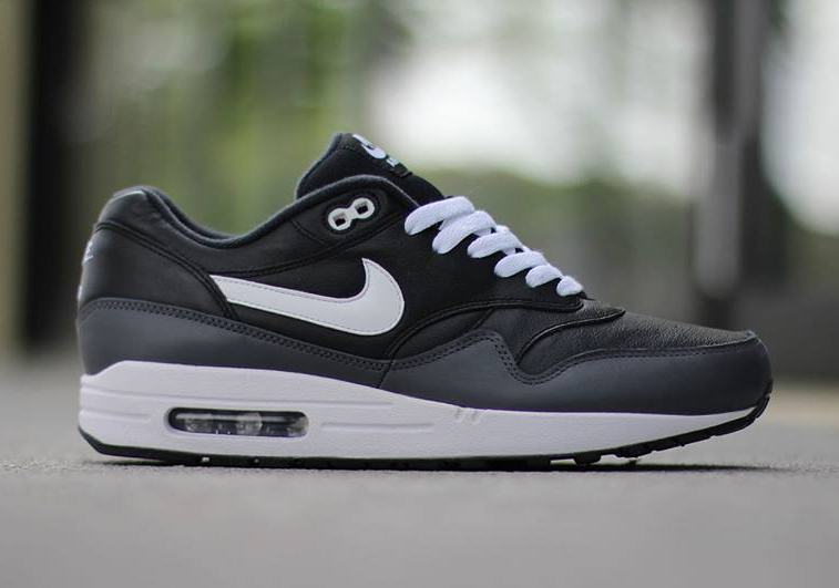 Nike Air Max 1 Black White Dark Grey 02