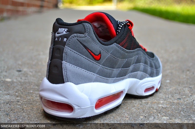 Nike Air Max 95 Wolf Grey Challenge Red 02