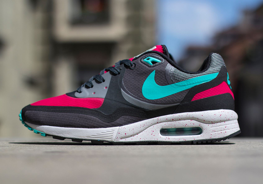Nike Air Max Light WR – Fuschia Force – Hyper Jade – Anthracite
