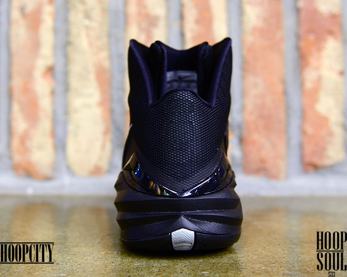 Nike Hyperdunk 2014 Black Metallic Silver 02
