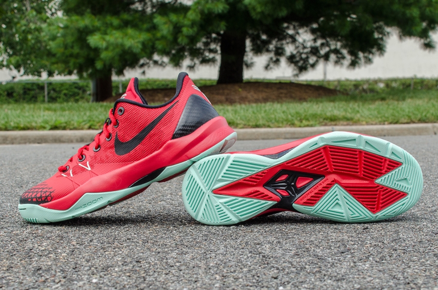 Nike Zoom Kobe Venomenon 4 University Red Wolf Grey Medium Mint 09