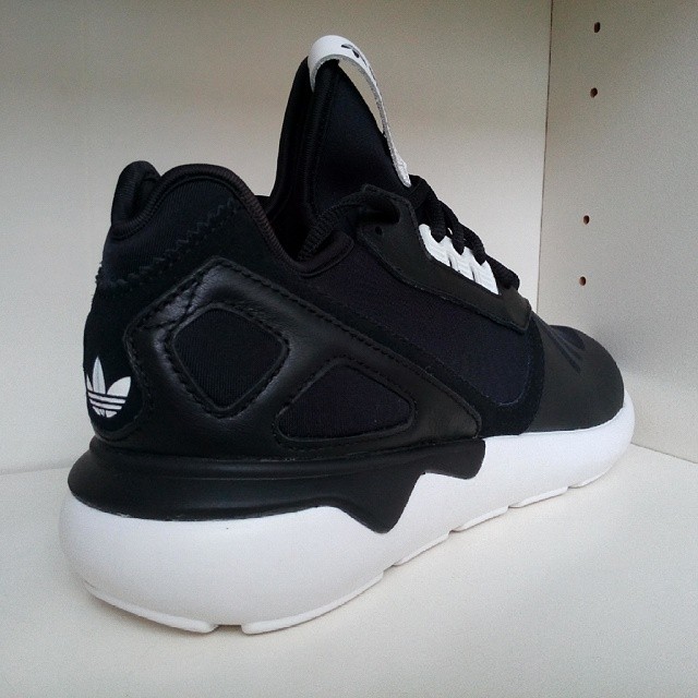 Adidas Tubular Snake 01