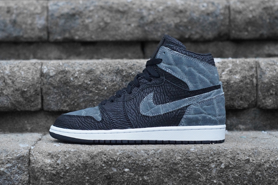 Air Jordan 1 Shark Week 04