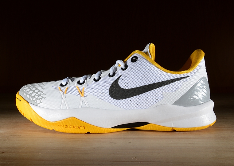 Kobe Venomenon Grey Yellow 03