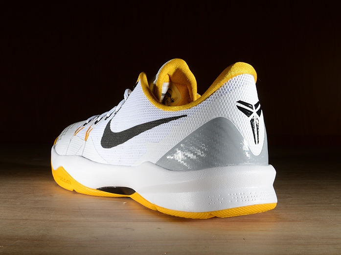 Kobe Venomenon Grey Yellow 07