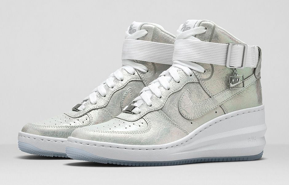 Nike Wmns Air Force 1 Iridescent Pearl Collection 01