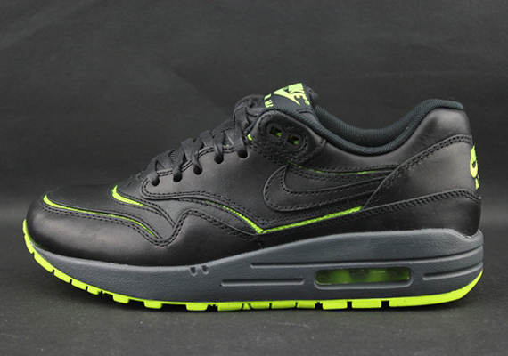 Nike Women's Air Max 1 Cut Out PRM - Black - Volt