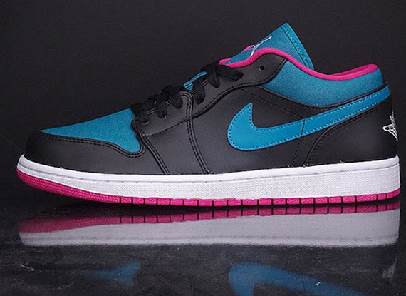 Air Jordan 1 Low Space Blue Fusion Pink 01