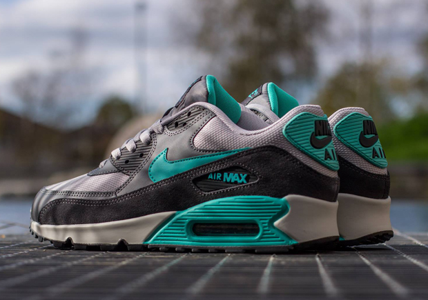 Nike Air Max 90 Wolf Grey Hyper Jade Cool Grey 03