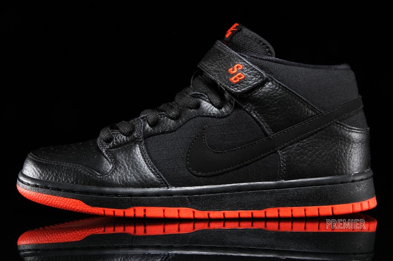 Nike Sb Dunk Mid Pro Halloween 02