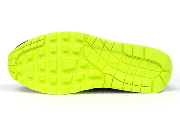 Nike Wmns Air Max 1 Black Volt Wolf Grey 05