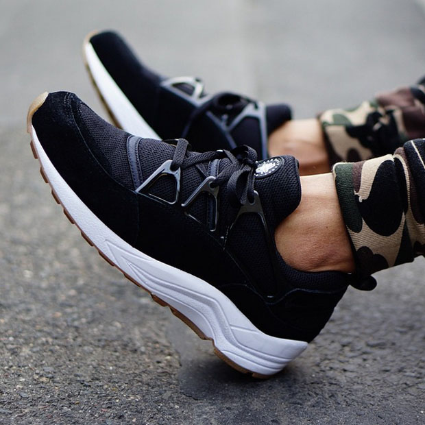 Nike Air Huarache Light Black Gum On Feet 02