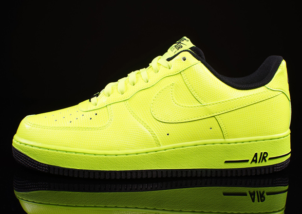Nike Air Force 1 Low "Volt" - Available