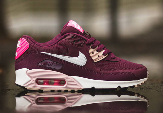 Nike Womens Air Max 90 "Villain Red"
