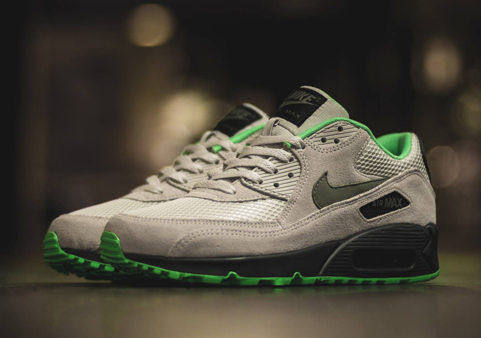 Nike Air Max 90 - Light Bone - Poison Green