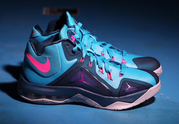 Nike LeBron Ambassador 7 "Blue Lagoon"