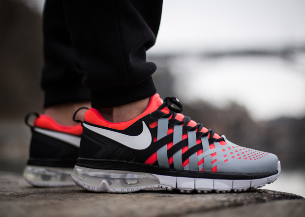 Nike Fingertrap Max Bright Crimson Dove Grey Black 2