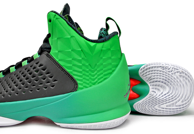 Jordan Melo M11 Light Green Spark 3