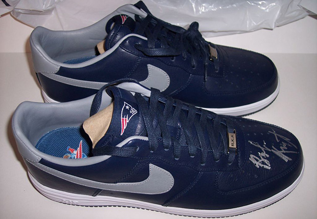 Nike Lunar Force 1 Patriots Signed By Robert Kraft 2