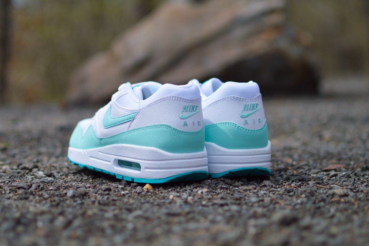 Nike Womens Air Max 1 Artisan Teal 3