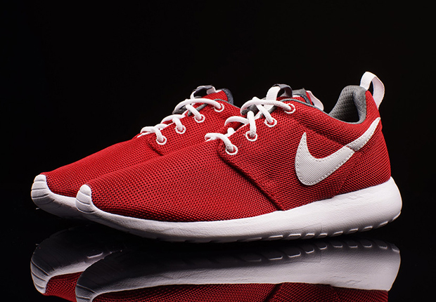 nike-roshe-run-gs-gym-red-white-dark-grey-1