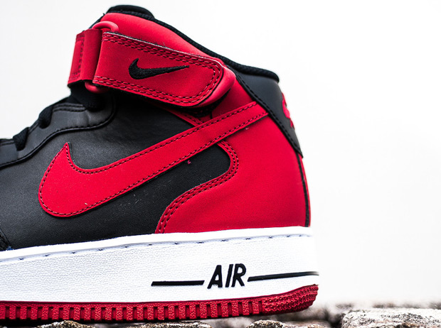 Nike Air Force 1 Mid Bred Available 04