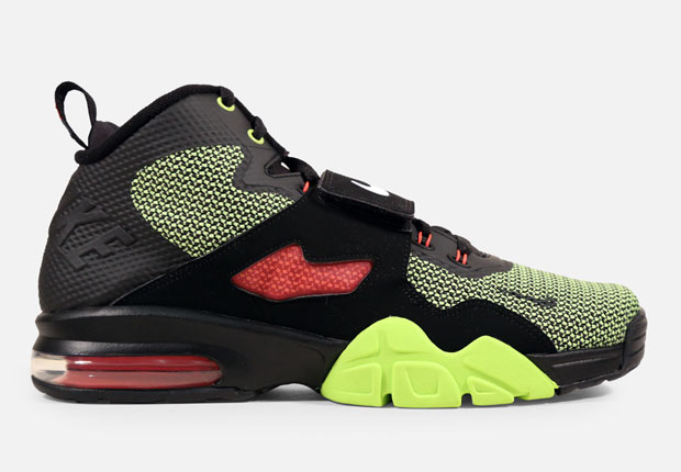 Nike Diamond Turf 6 - Black - Hyper Punch - Volt