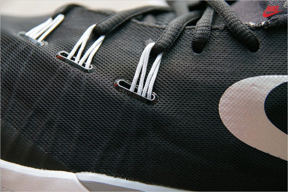 Nike Hyperchase Black Metallic Silver 05