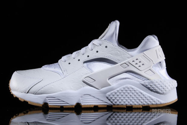 premium-huarache-white-ostrich-gum-02