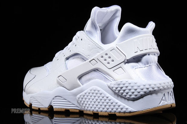 premium-huarache-white-ostrich-gum-05