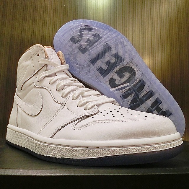 Air Jordan 1 Retro High Los Angeles 03