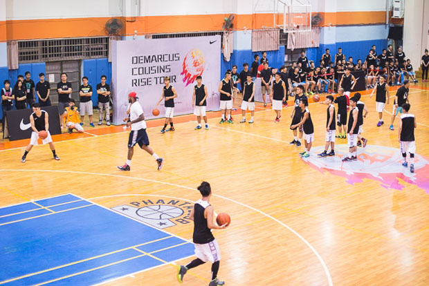 Demarcus Getting Love In China Nike Rise 10