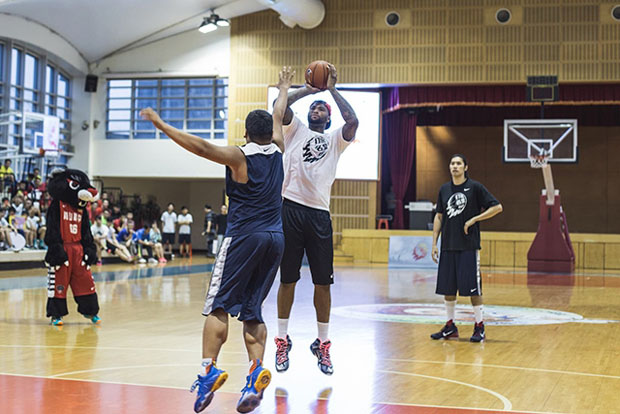 Demarcus Getting Love In China Nike Rise 14