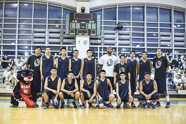Demarcus Getting Love In China Nike Rise 19