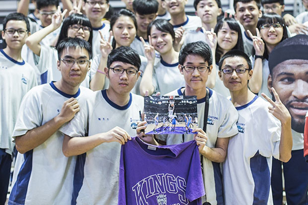 Demarcus Getting Love In China Nike Rise 20