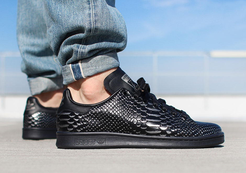 adidas Stan Smith "Black Fishscale"
