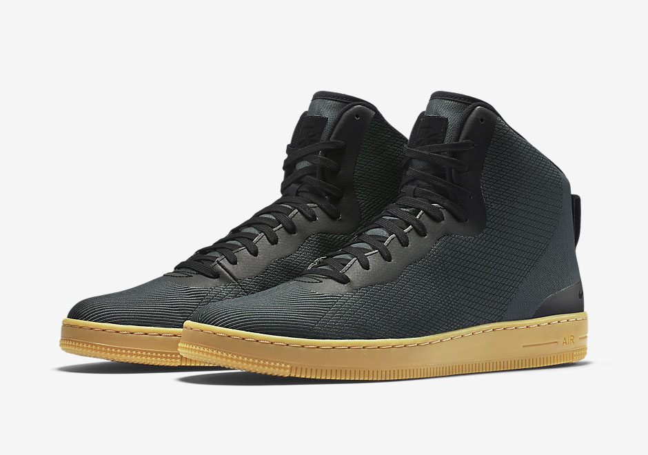 The Nike NSW Pro-Stepper In Black/Gum