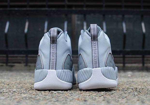 Jordan Jumpman Team 2 Cool Grey 05