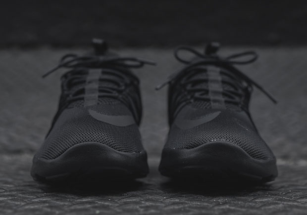 Nike Darwin Black 3