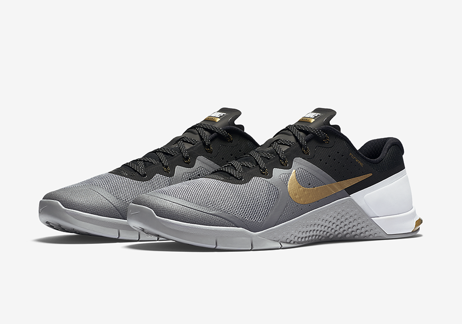 Nike Metcon 2 Cool Grey Gold 1