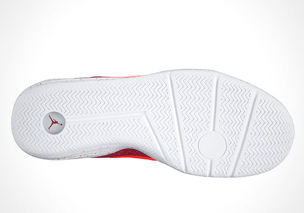 Jordan Reveal Lifestyle Red 2