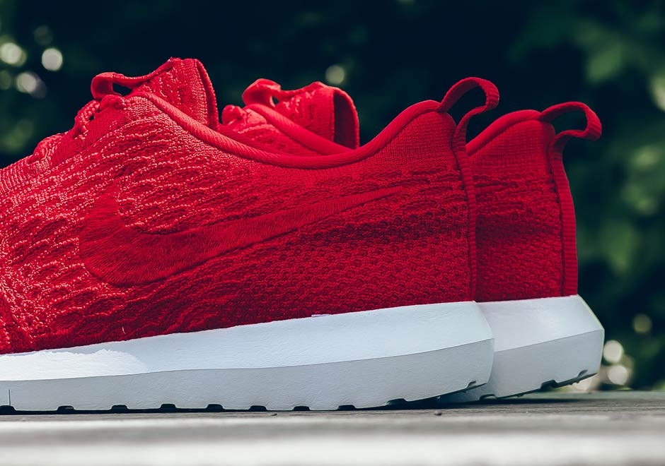 Nike's Latest Flyknit Roshe Goes Solid Red