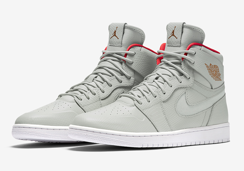 Air Jordan 1 High Nouveau Takes On The "Pure Platinum" Look